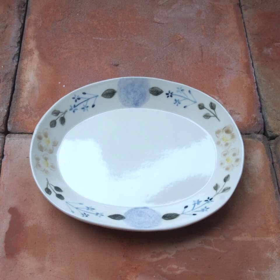 9 草舟・金子佐知恵(陶) 楕円皿(ダリア)