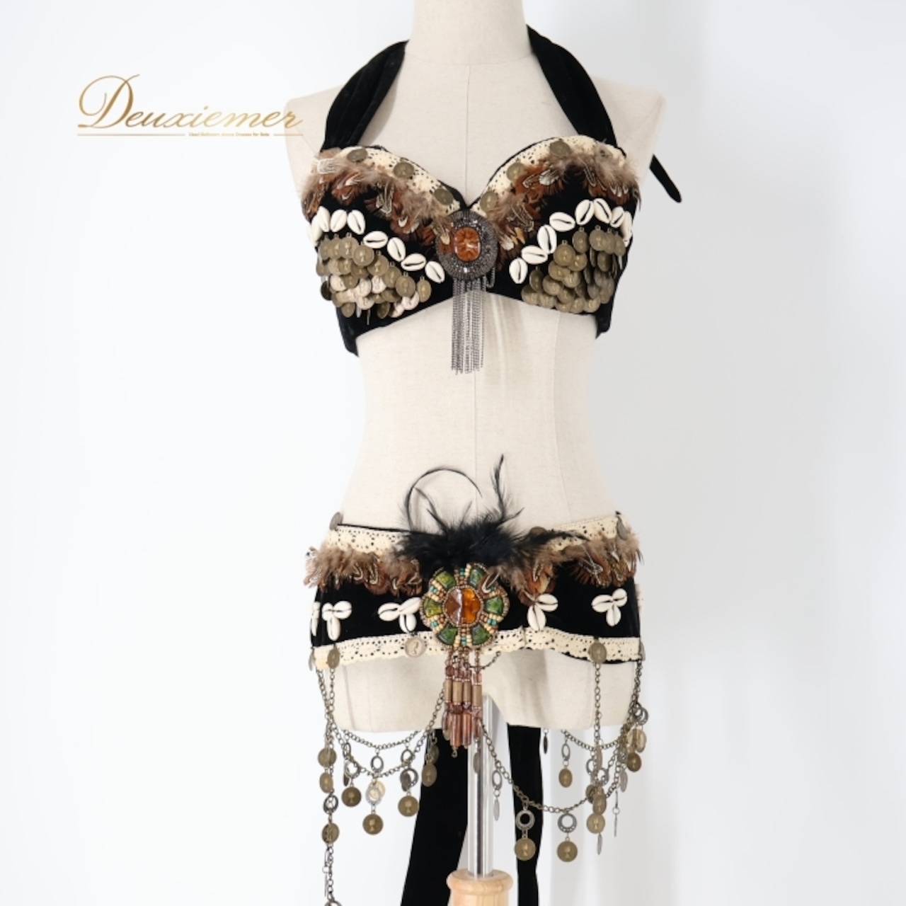 ベリーダンス トライバル 衣装 トップス ベルト セット ブラック系 羽根 貝 シェル コイン 黒 白 緑 茶 豪華 装飾 レース かっこいい ダンス衣装 イベント ステージ クール ホワイト系 ブラウン系 グリーン系