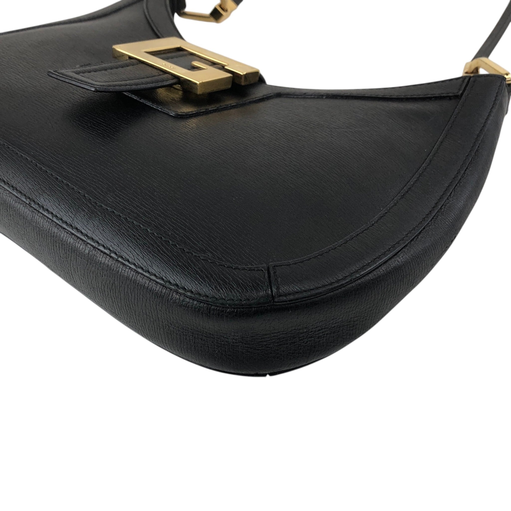 GUCCI グッチ ショルダーバッグ ブラック Gモチーフ レザー ワン