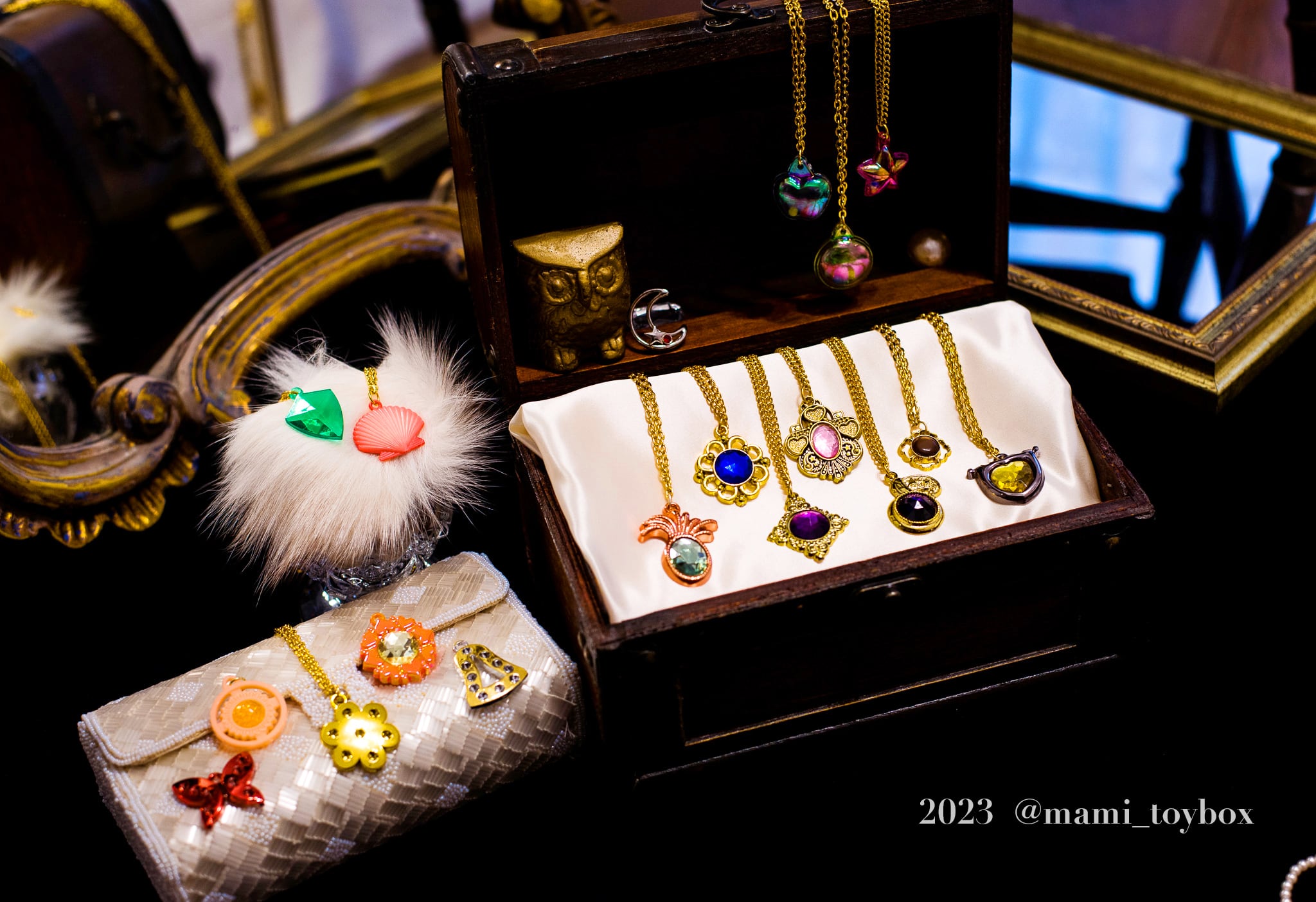 お菓子のおまけのペンダント ~ My first jewelry ~ とってもレトロな