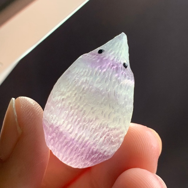 51優しい色合いフローライトハリネズミさん