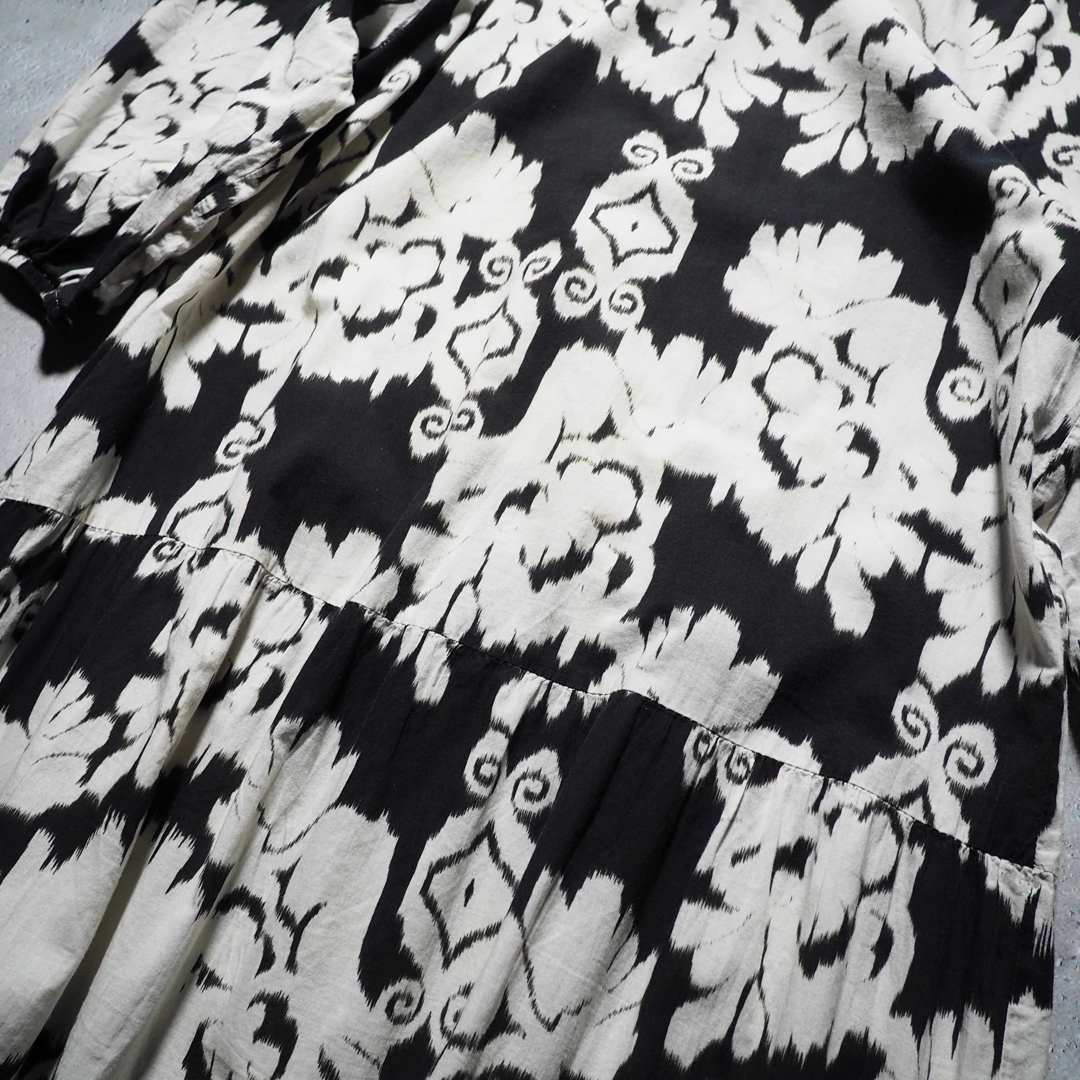 1990s Beautiful Gothic Flower pattern Design vintage onepiece Dress (made in Italy)