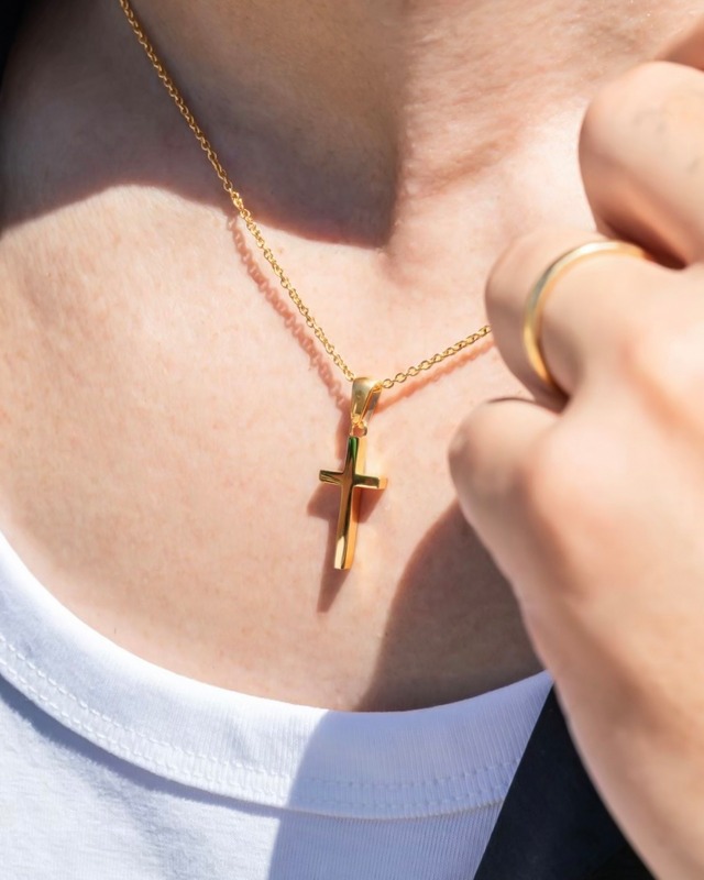 RIFINY eternal cross necklace