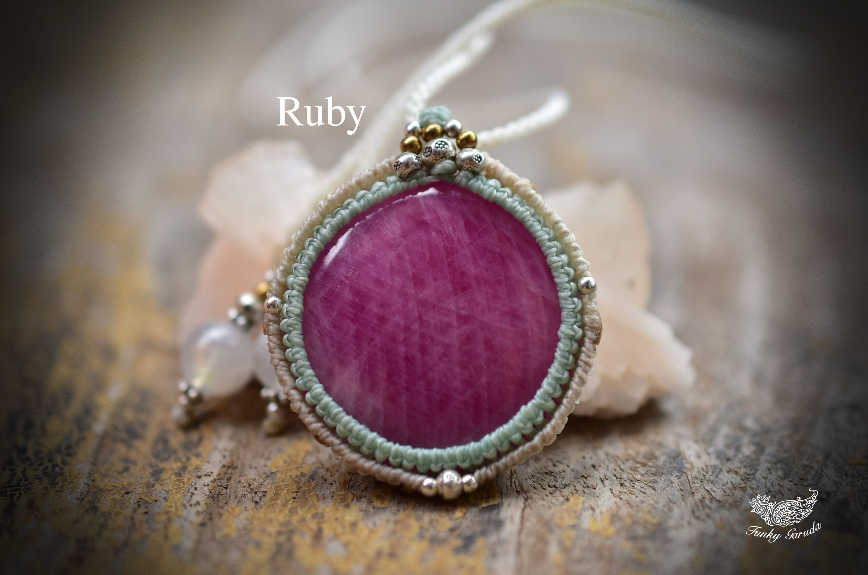 キラキラ光る☆艶やか☆ルビー マクラメペンダントruby048 | Funky