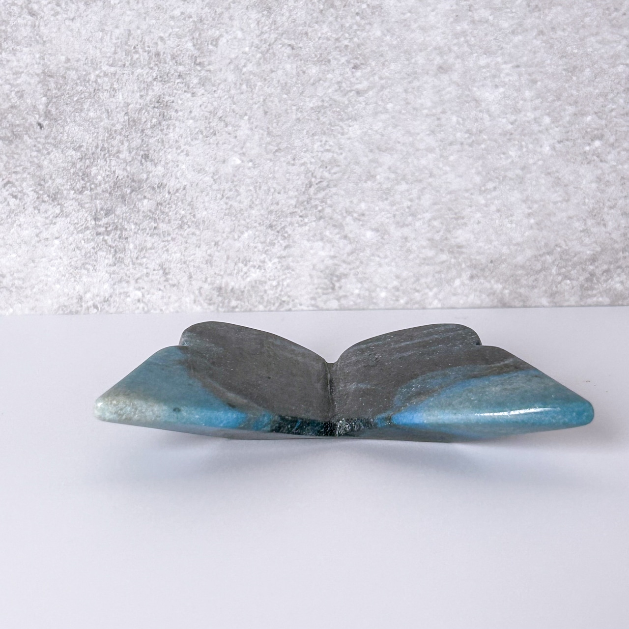 トロレアイトインクォーツ 蝶々 ✳︎ Trolleyite ✳︎ 天然石