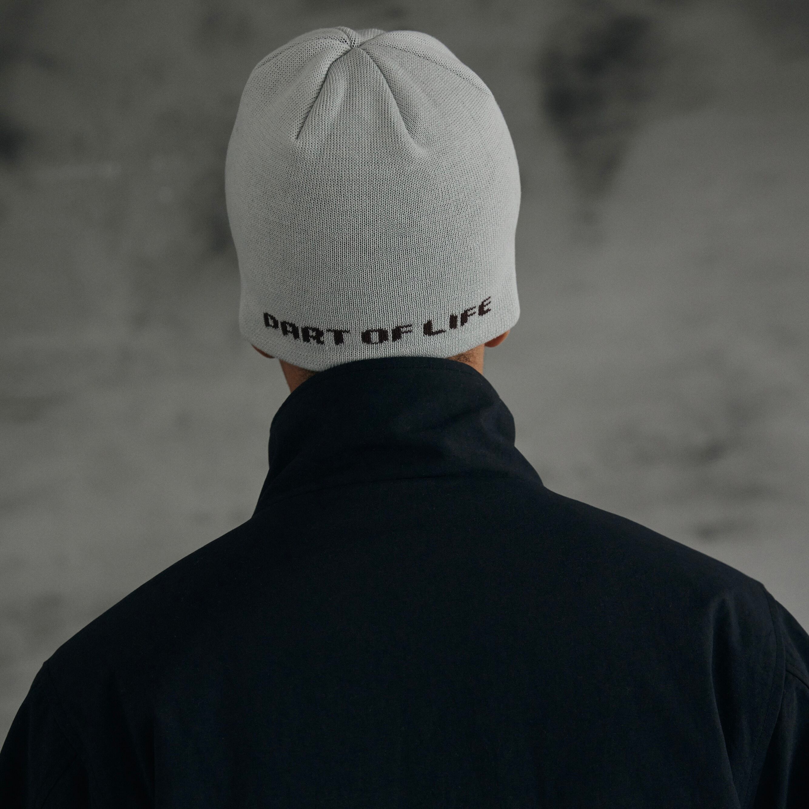 COMFORTABLE REASON / DANCING DNA BEANIE OFF | THE NEWAGE CLUB