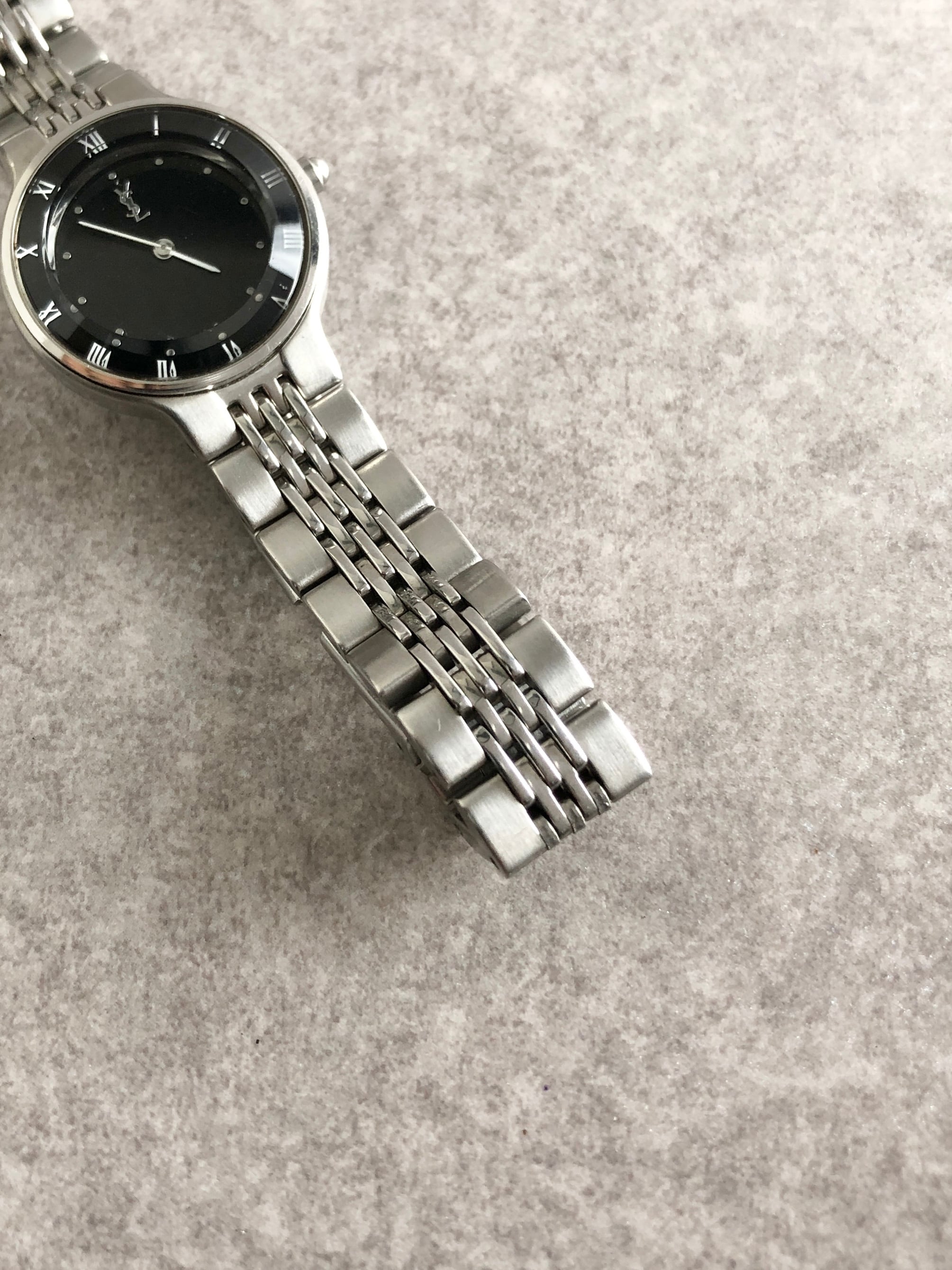 Yves Saint Laurent シルバー ローマンベゼル 腕時計 1362 Yves Saint