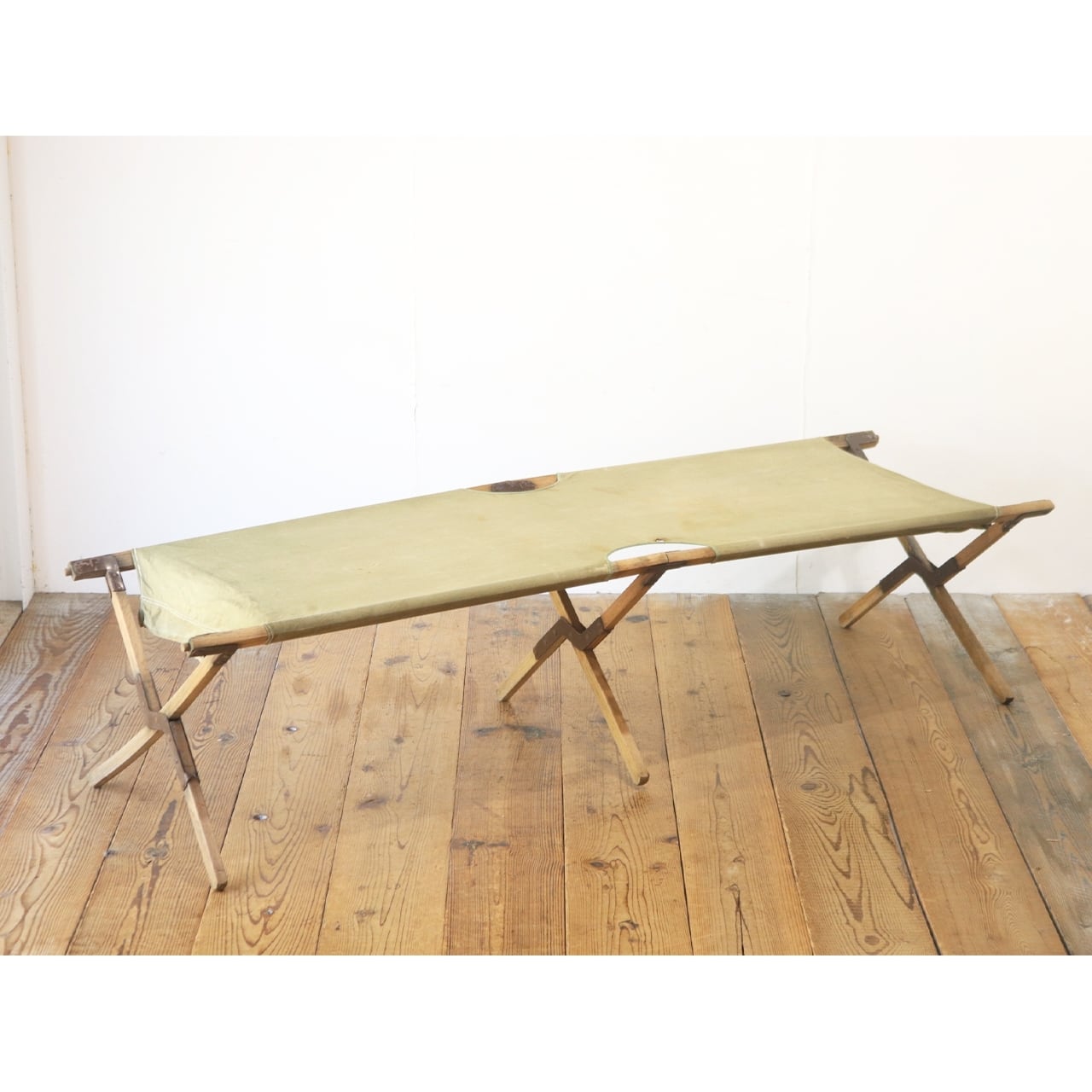 ヴィンテージ 軍用ベッド フォールディングコット キャンプ 組み立て ミリタリー オブジェ ディスプレイ