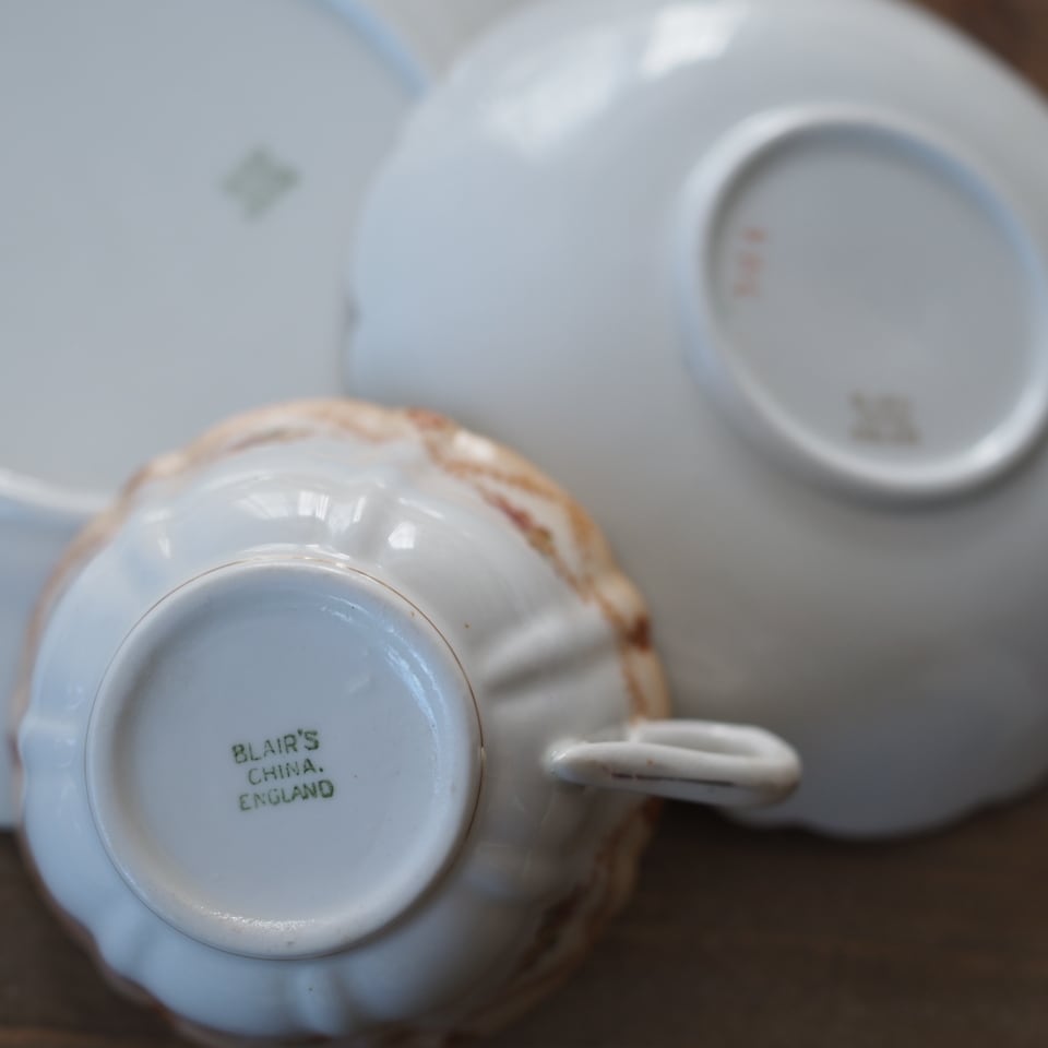 英国アンティーク BLAIRS ローズガーランド トリオ カップ＆ソーサー