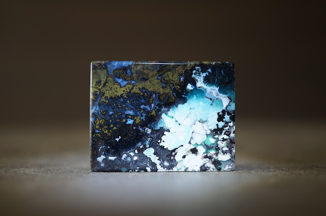 インドネシア産ブルーペトリファイドウッド Blue Opalized Petrified Wood 1977