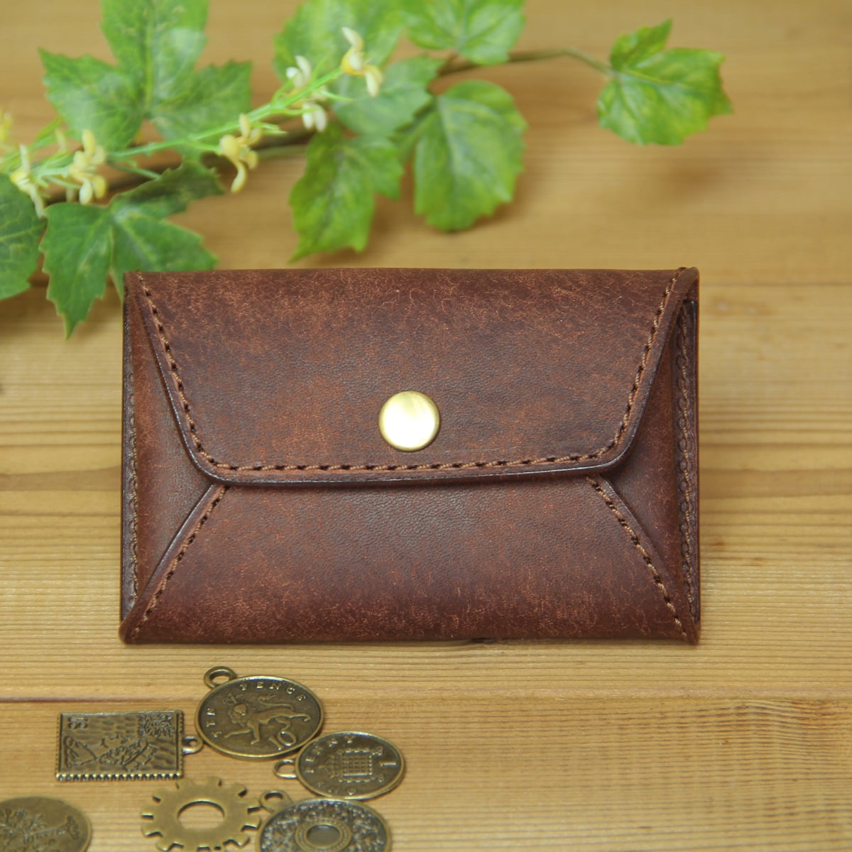 名刺入れ / チョコレート | HANARE LEATHER オンラインショップ