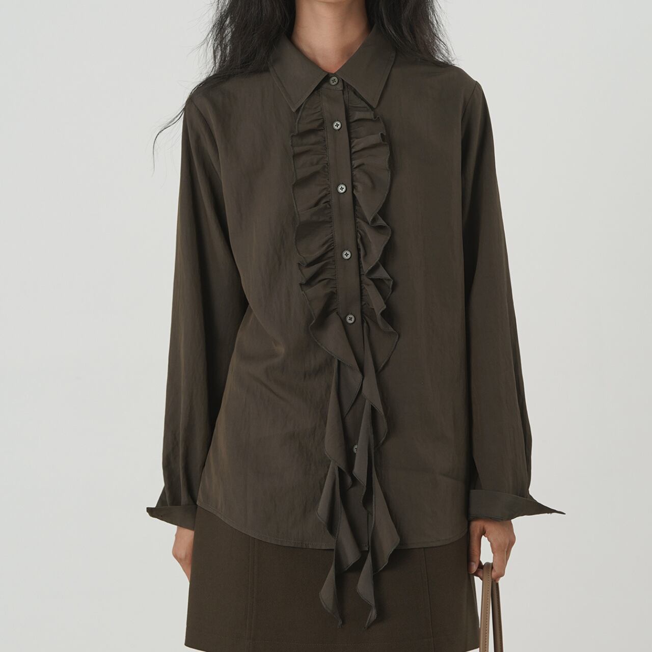 フリルネックボタンダウンシャツ a0604