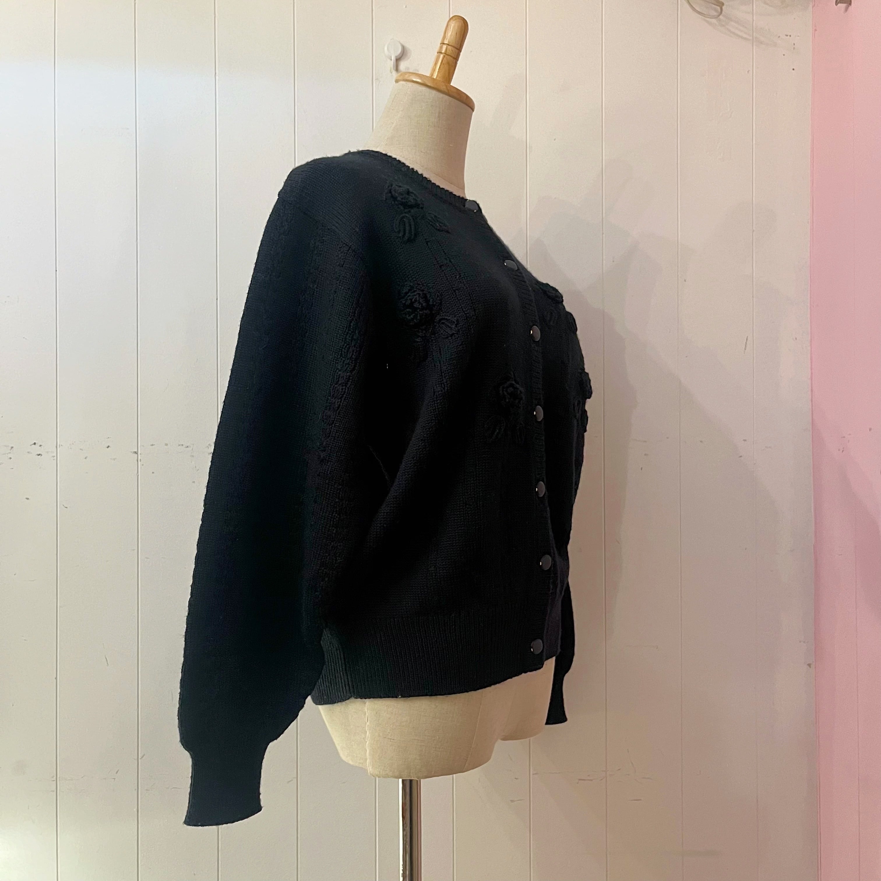 black flower motif knit cardigan