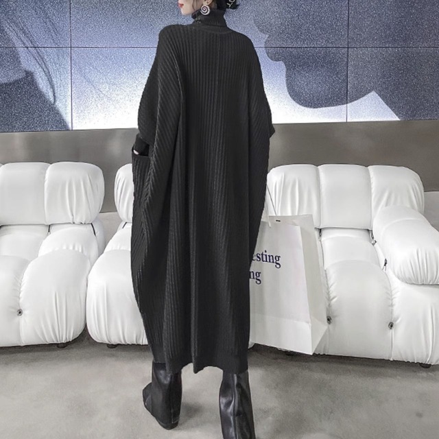 Asymmetric oversized knit dress C0595