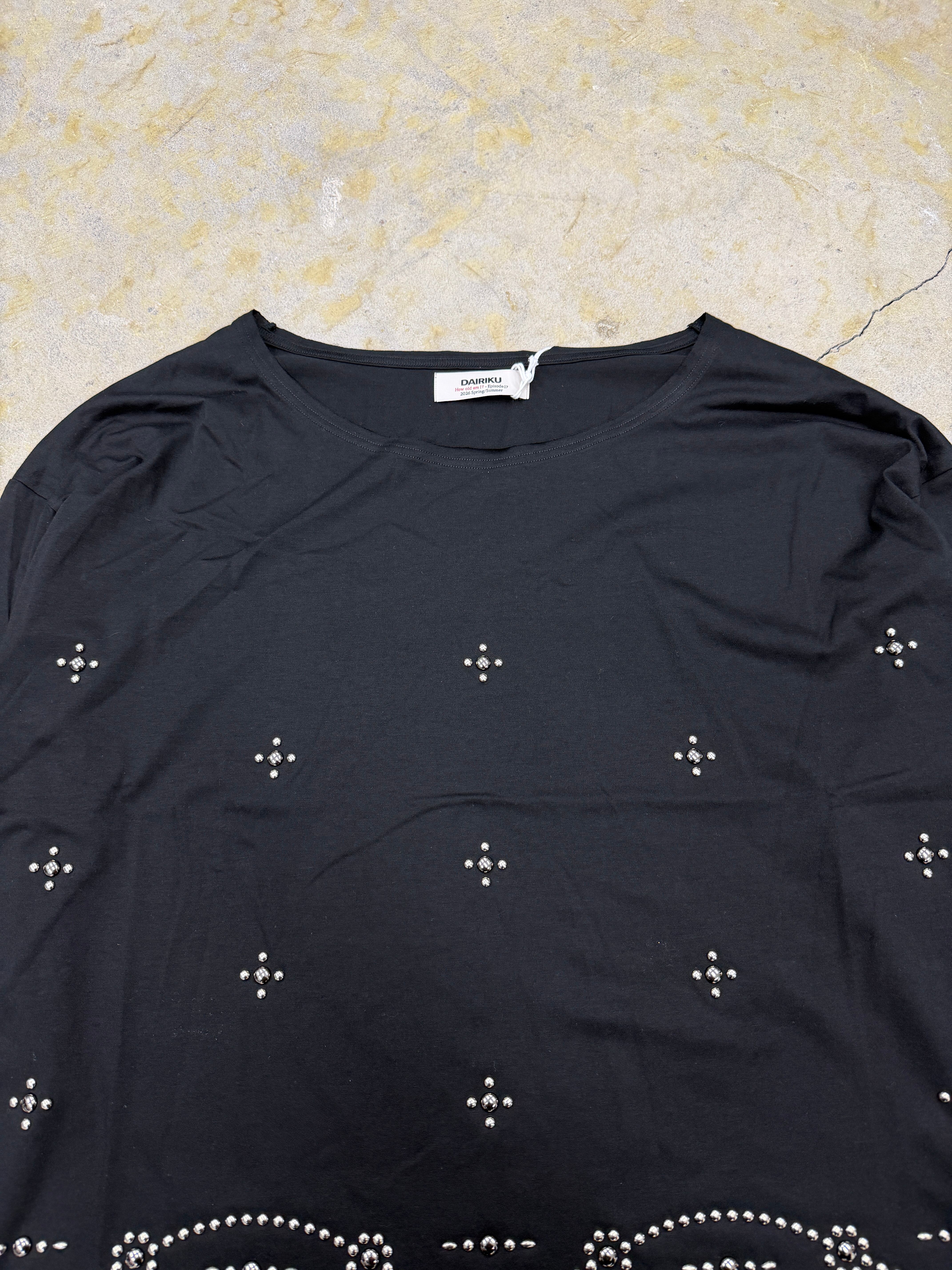 DAIRIKU | Waist Studs Wide-Neck Tee | Black | HOWDAY