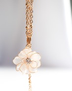 ”尊ぶ（peony dahlia）ネックレス”