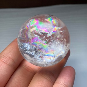 1.広範囲美レインボー☆アイリスクォーツスフィア・台座付き