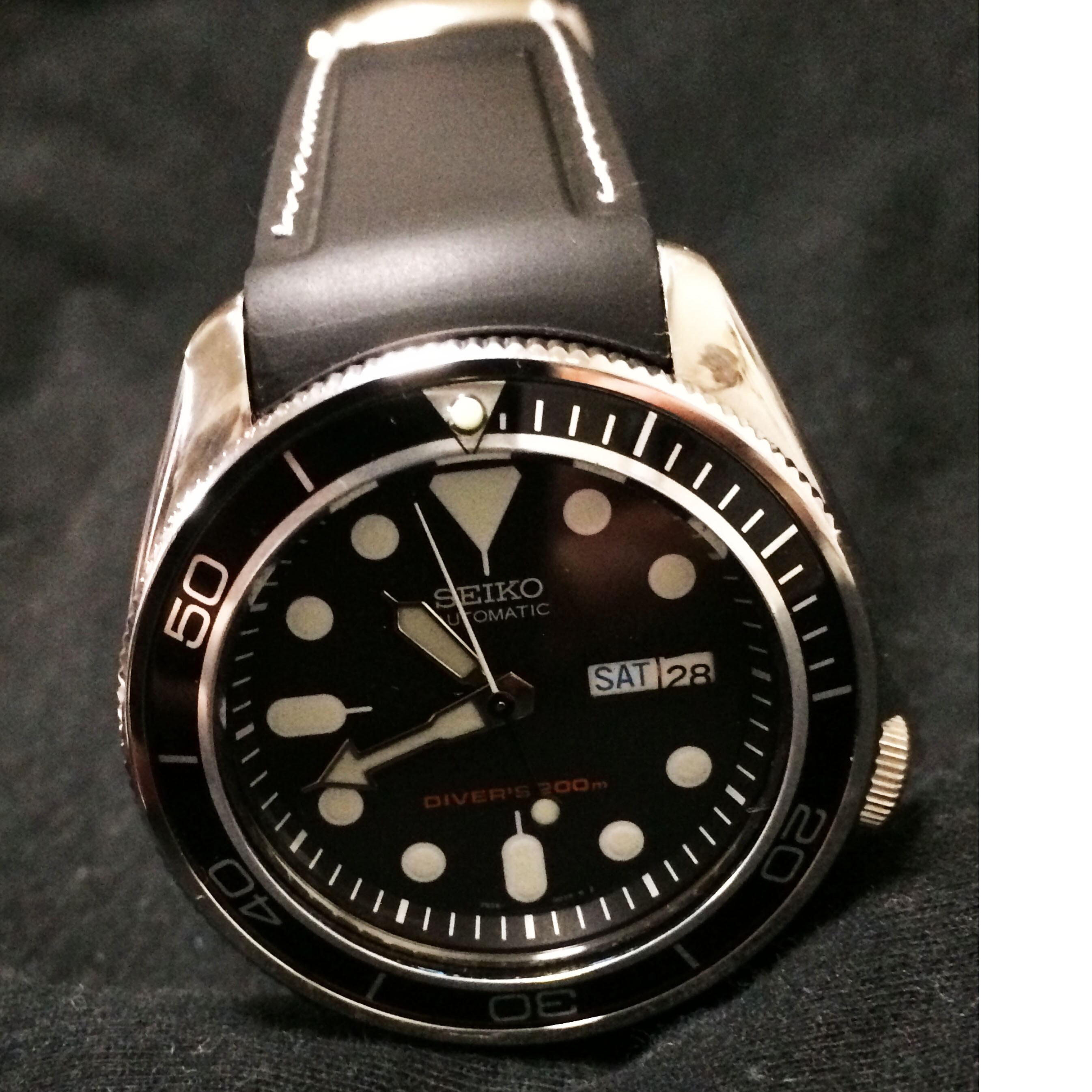 22mm 腕時計 シリコン ラバーベルト ブラック 黒 穴あき 尾錠 22mm 腕時計 シリコン ラバーベルト ブラック 黒 穴あき 尾錠