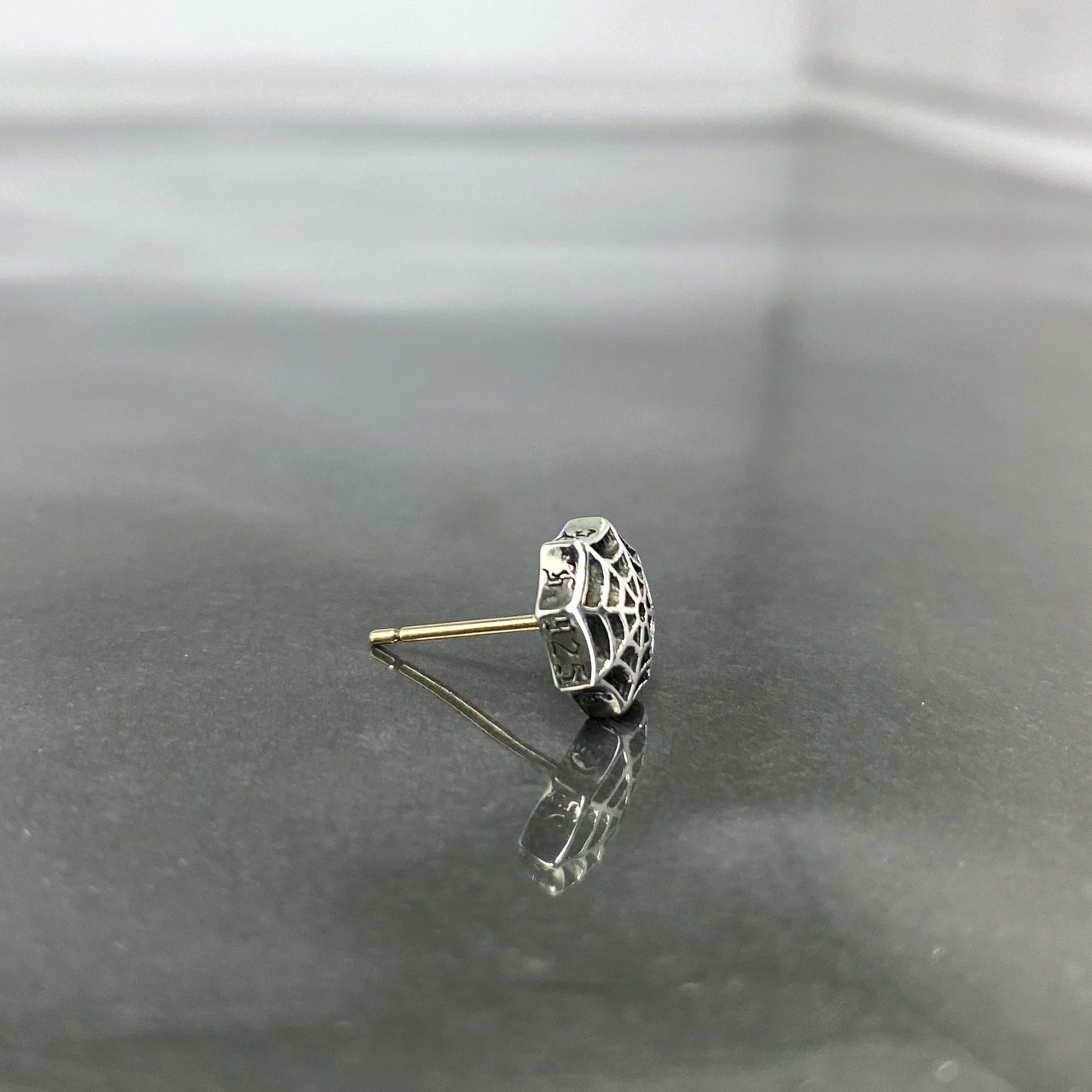 CUT OUT SPIDER WEB STUD / カットアウトスパイダーウェブピアス