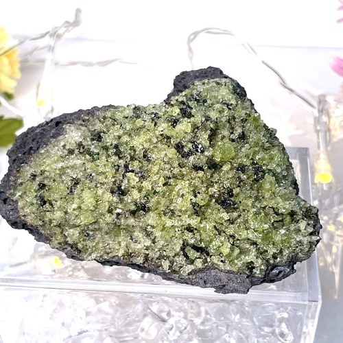 【魂に光を灯し、運命を前へ押し出す希望の石】ペリドット（オリビン）母岩付 G5_3