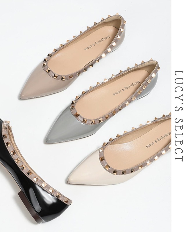 Pointed toe studs flat shoes    A1670