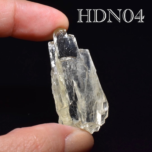 希少石　ヒデナイト（グリーンクンツァイト）原石　１個売り　ブラジル産　HDN04
