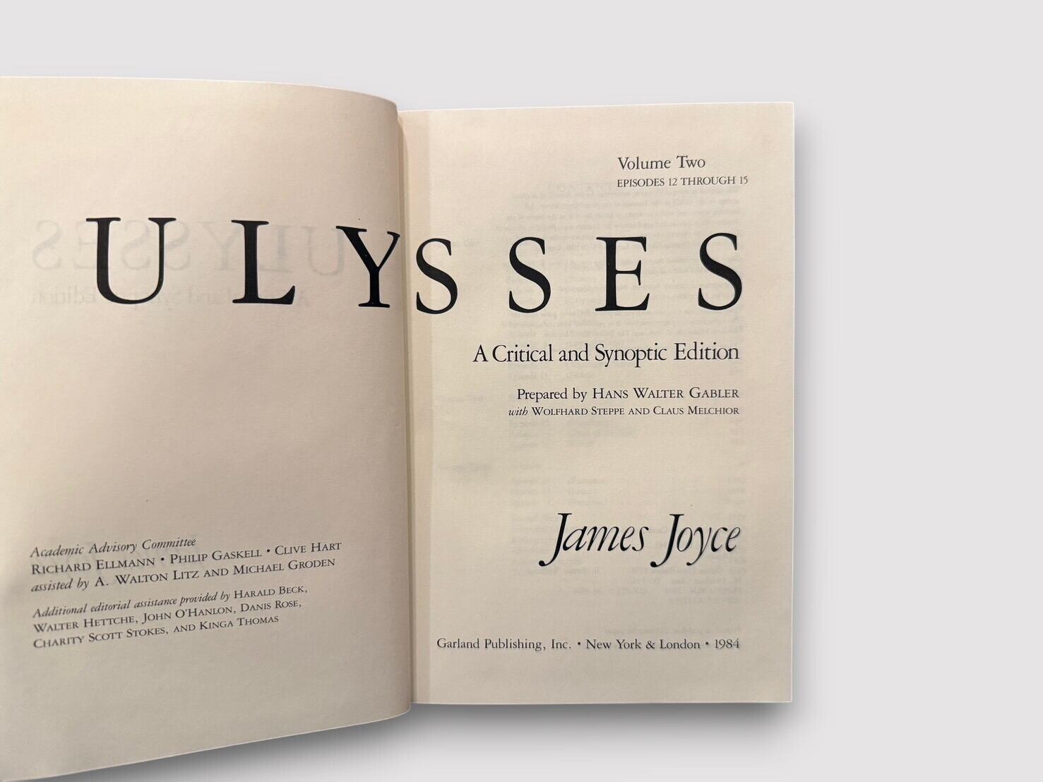 RL182】【FIRST EDITION】Ulysses: A Critical and Synoptic Edition