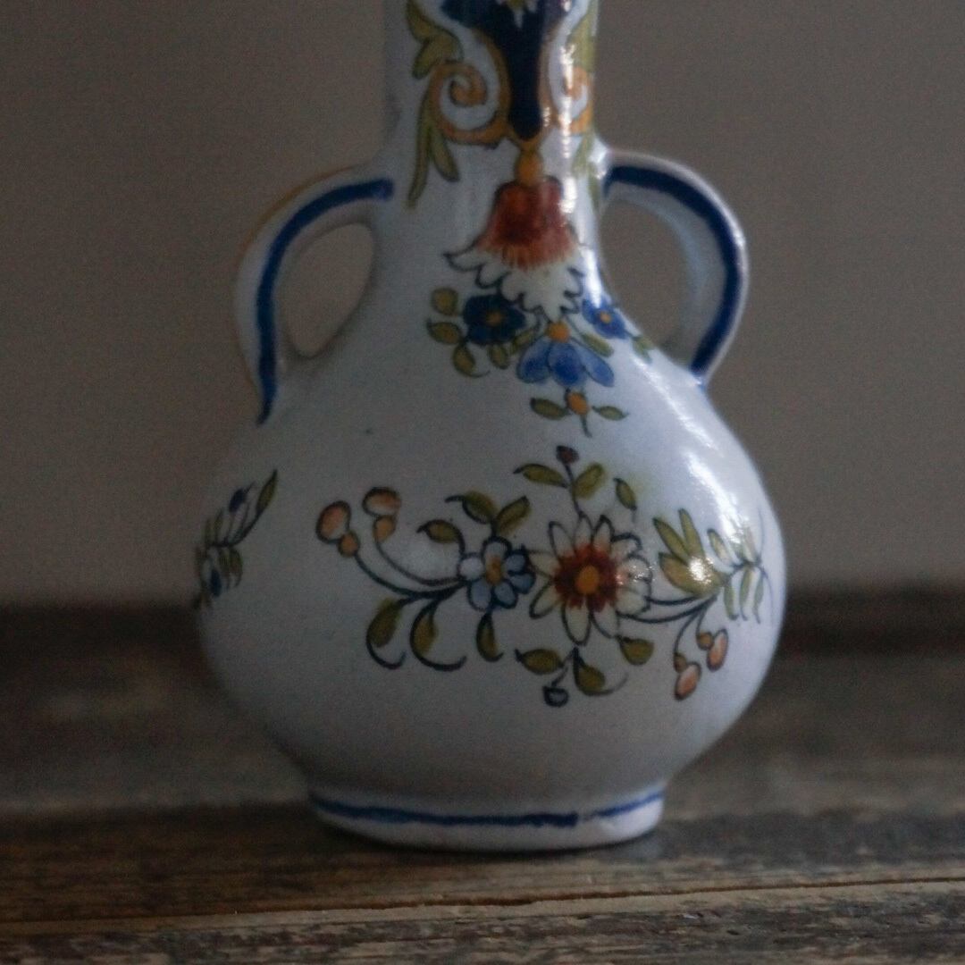 古いフランスの陶器花瓶