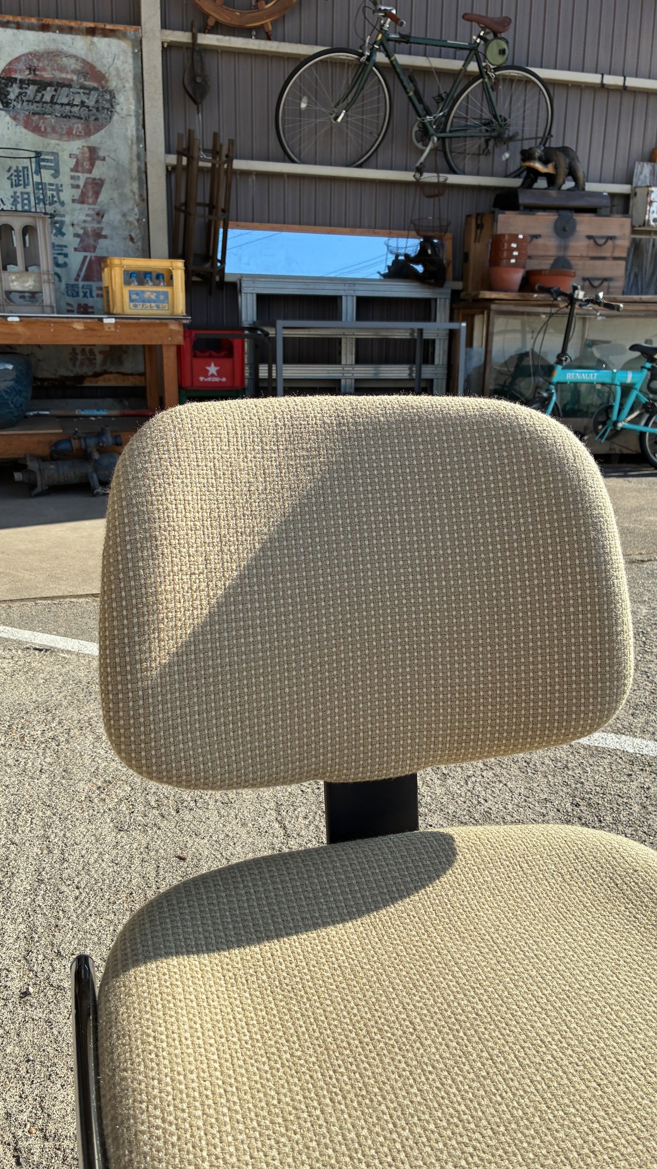 作業用でもダイニング用でも優秀なOKAMURAチェア