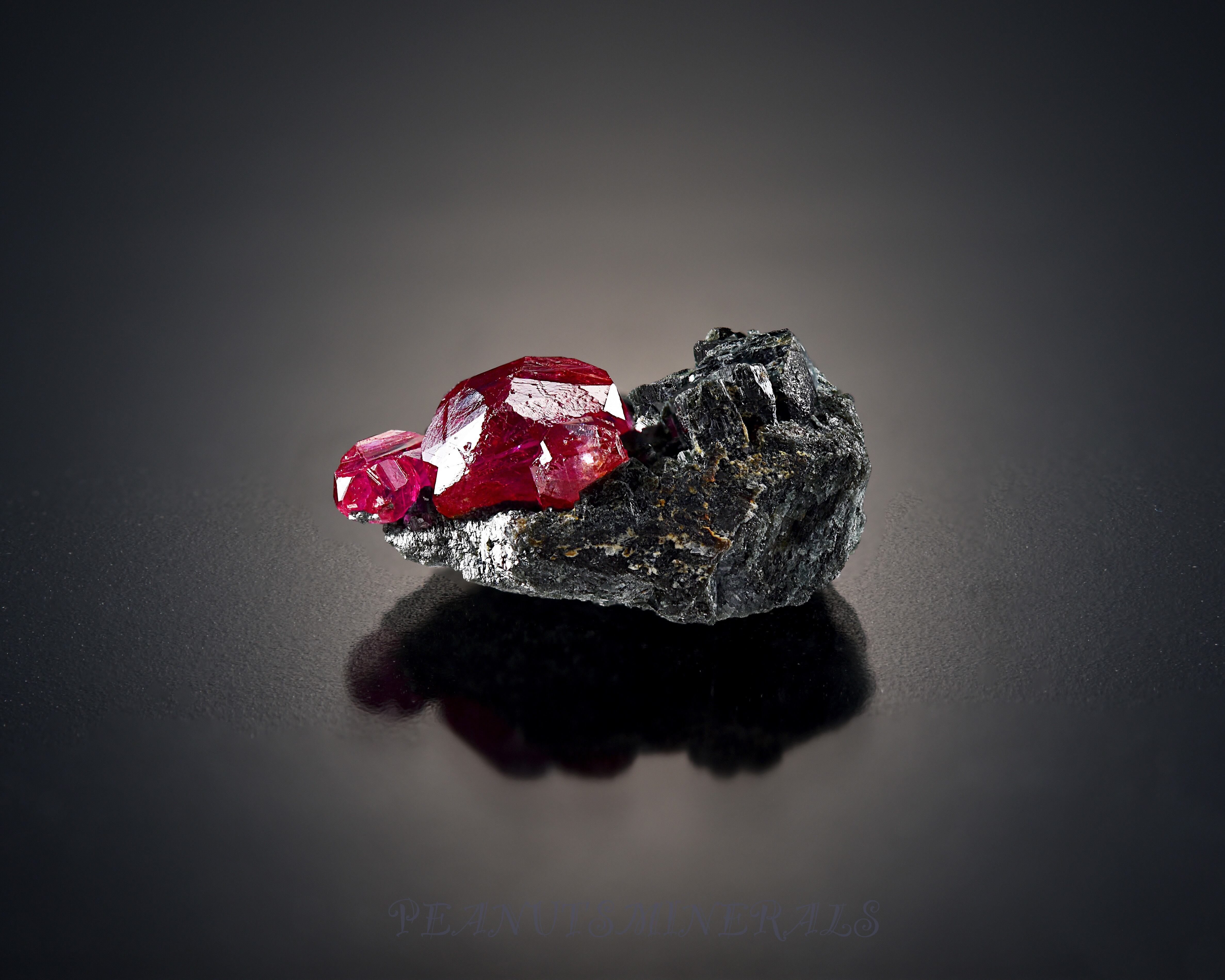 ルビー【Ruby】タンザニア産 | PEANUTS MINERALS