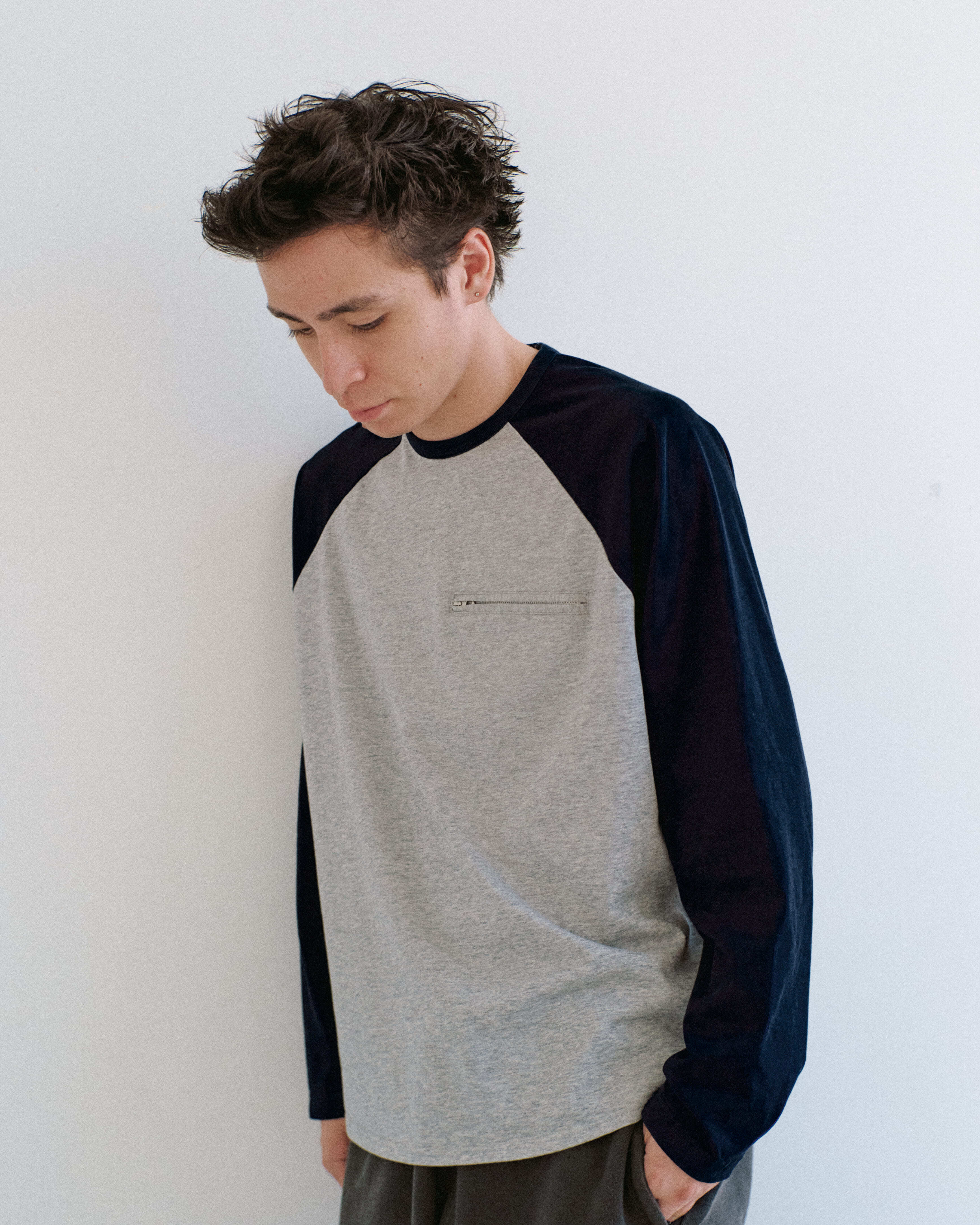 RAGLAN LONG SLEEVE TEE (GRAY×NAVY) | CLUB SARCASM