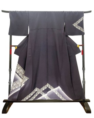 (袷)青褐地 薄鼠若松文様 染め分け 付け下げ(紋なし・しつけ付き) LUKKO-068(リユース品)