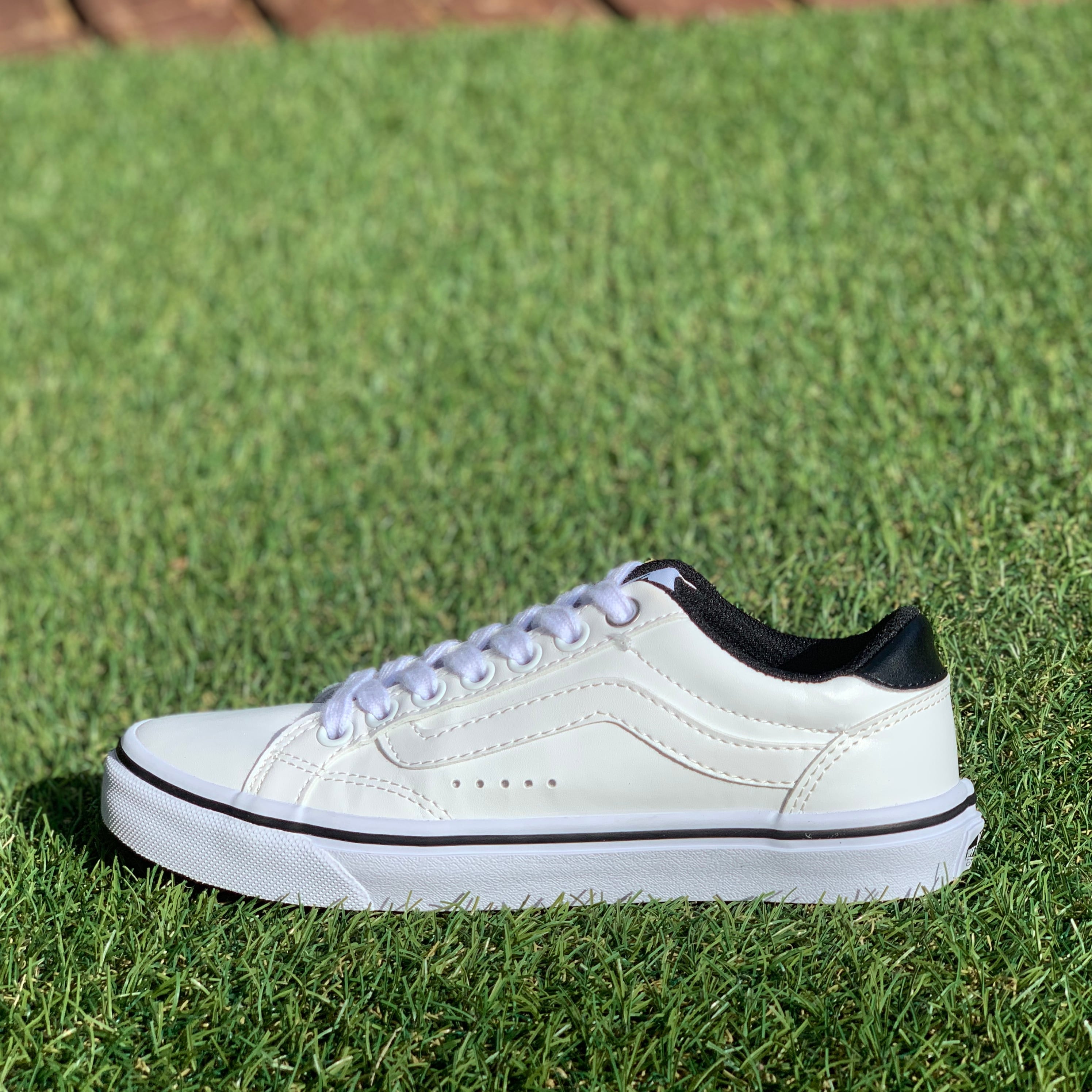 VANS WEEKLY COURT ヴァンズ ウィークリーコートD446