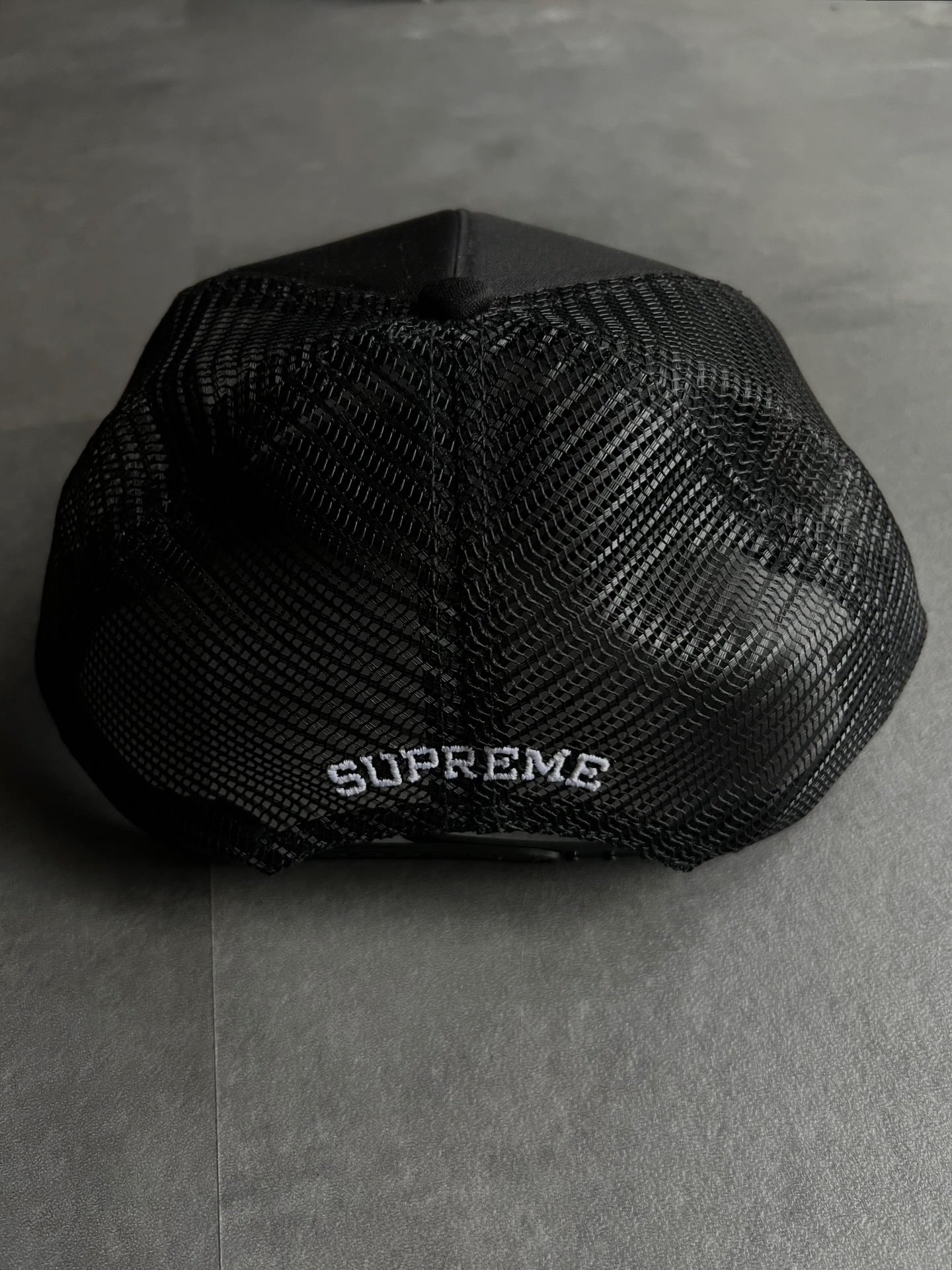 Supreme メッシュキャップ ブラック 刺繍 Supreme Surf Style メッシュキャップ ブラック USA製 刺繍 ロゴ