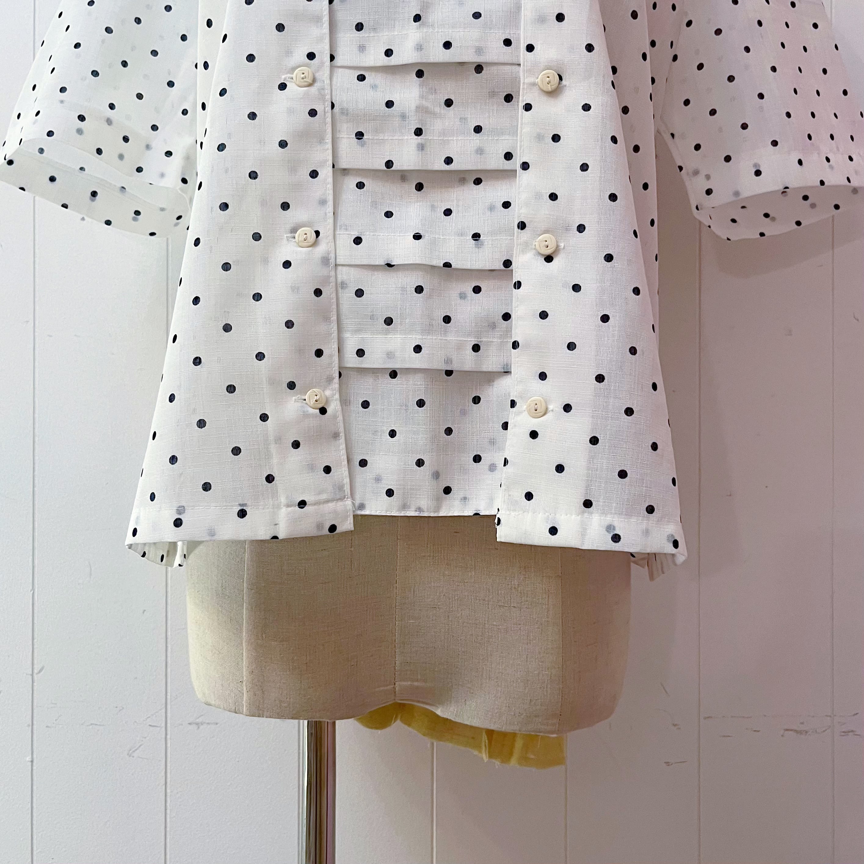 tuck double button dot blouse