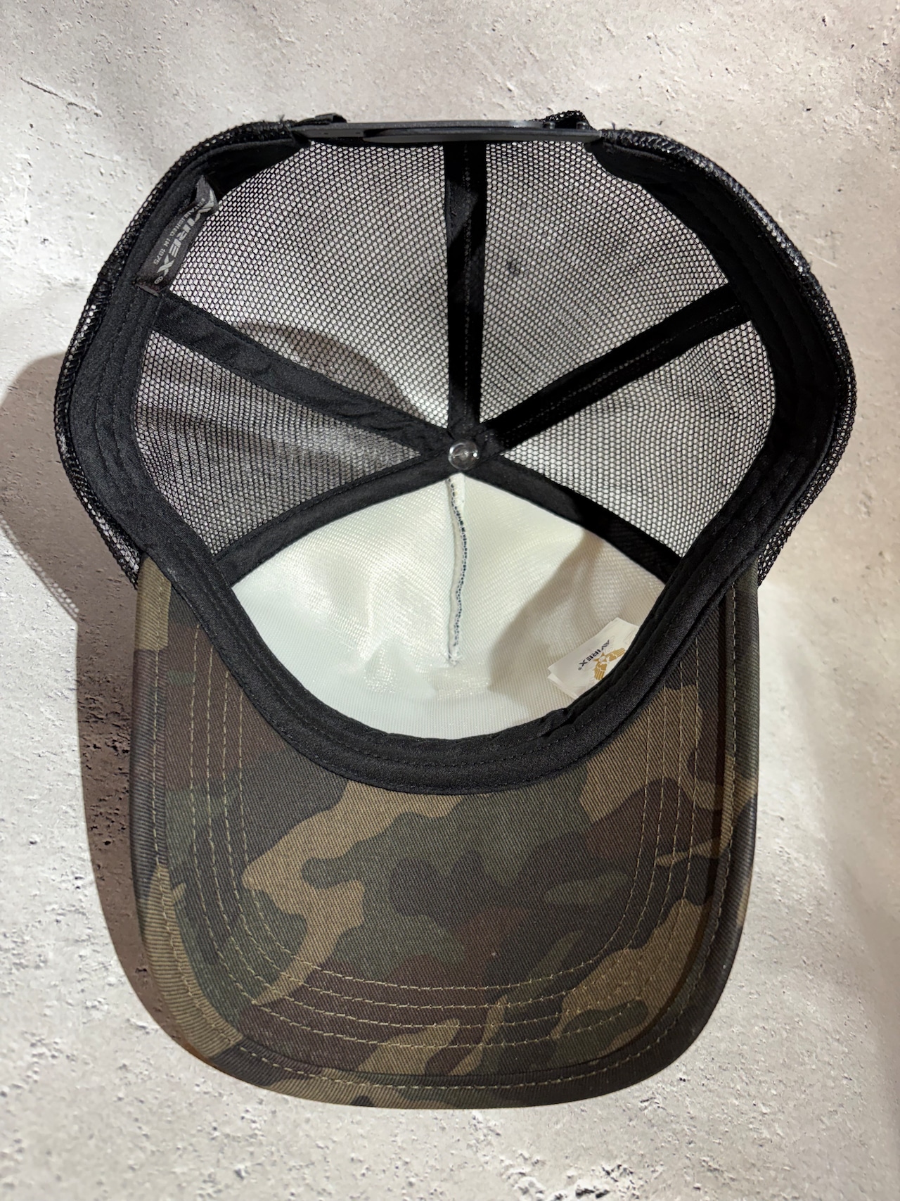 AVIREX / アヴィレックス NUMBERING MESH CAP メッシュキャップ ブラック×カモ ビックサイズ