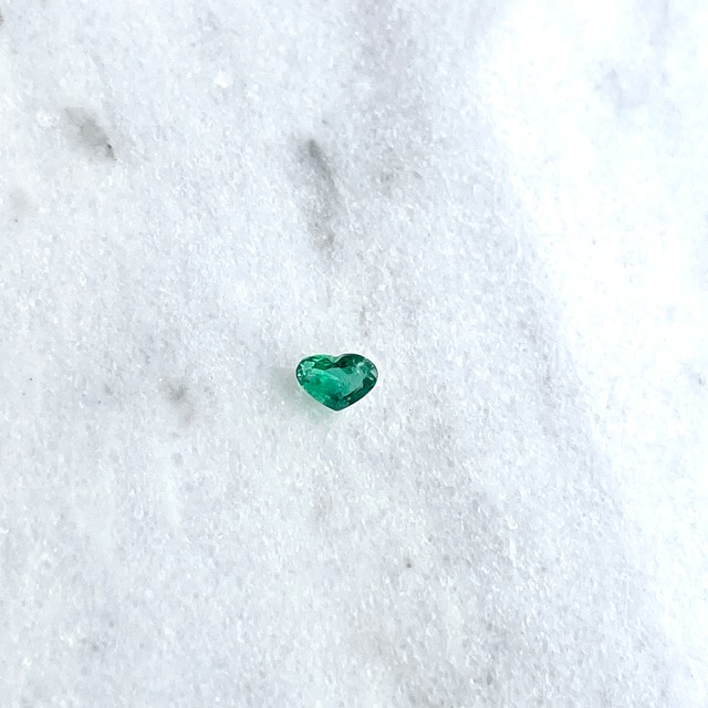 【ルース販売】【超美石】コロンビア産　エメラルド　ルース　0.5カラット　5119