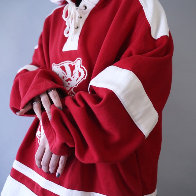 "Wisconsin Badgers" college team design over silhouette lace up sweat parka