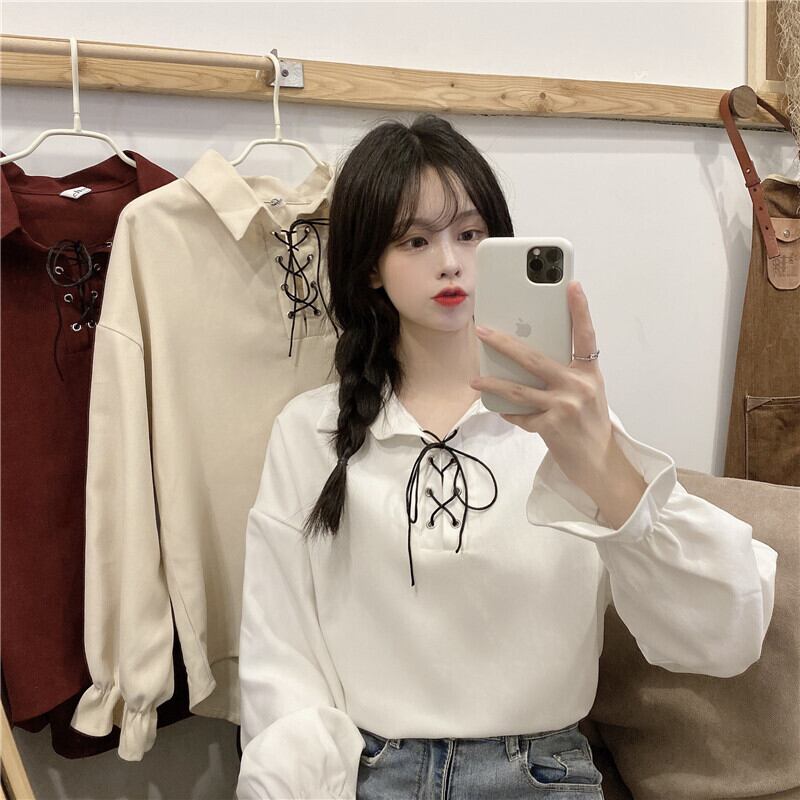 トップス シャツ ブラウス プルオーバー 袖あり 長袖 襟付き フレア ストレート フリル リボン かわいい カジュアル おしゃれ お洒落 レトロ ラブリー ガーリー 主役級 存在感 無地 春 秋 10代 レディース 女性用 女の子 デート お出かけ 女子会 お泊まり 休日 イベント 普段使い ファッション コーデ スタイル サイズ S M L 白 ホワイト 赤 レッド アプリコット