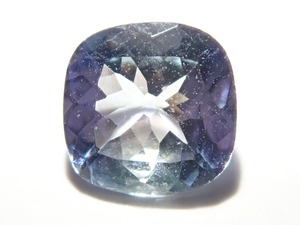 タンザニア産バイカラータンザナイト 0.701ct