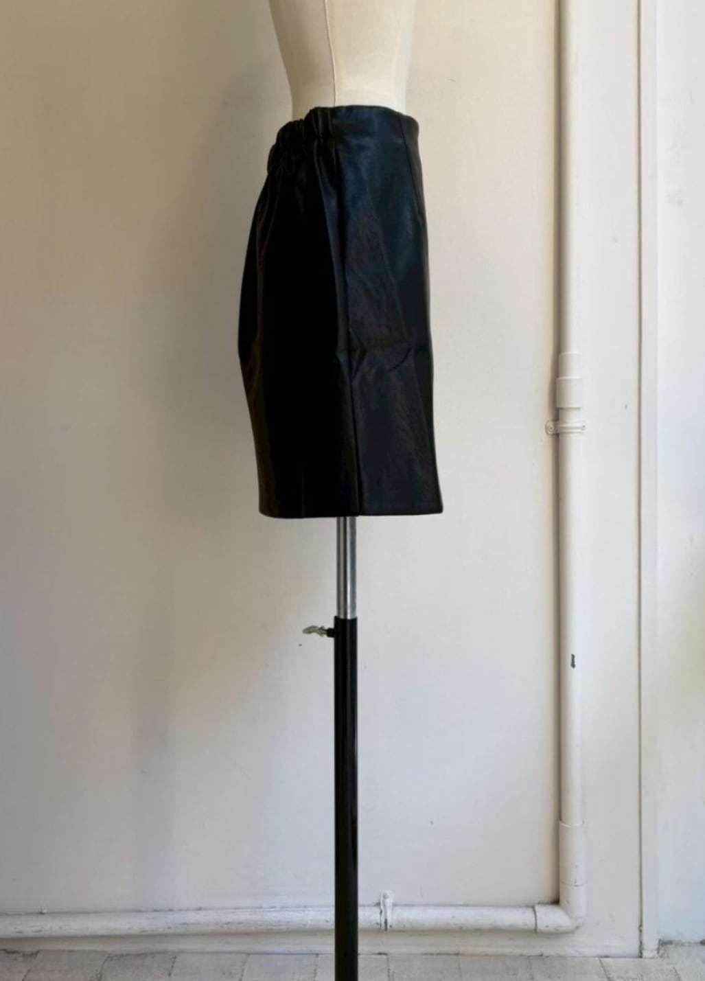 【anana】フェイクレザーミニスカート a89-041