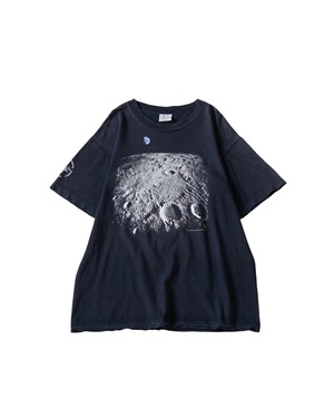 MOON EARTH design T-shirt made in usa