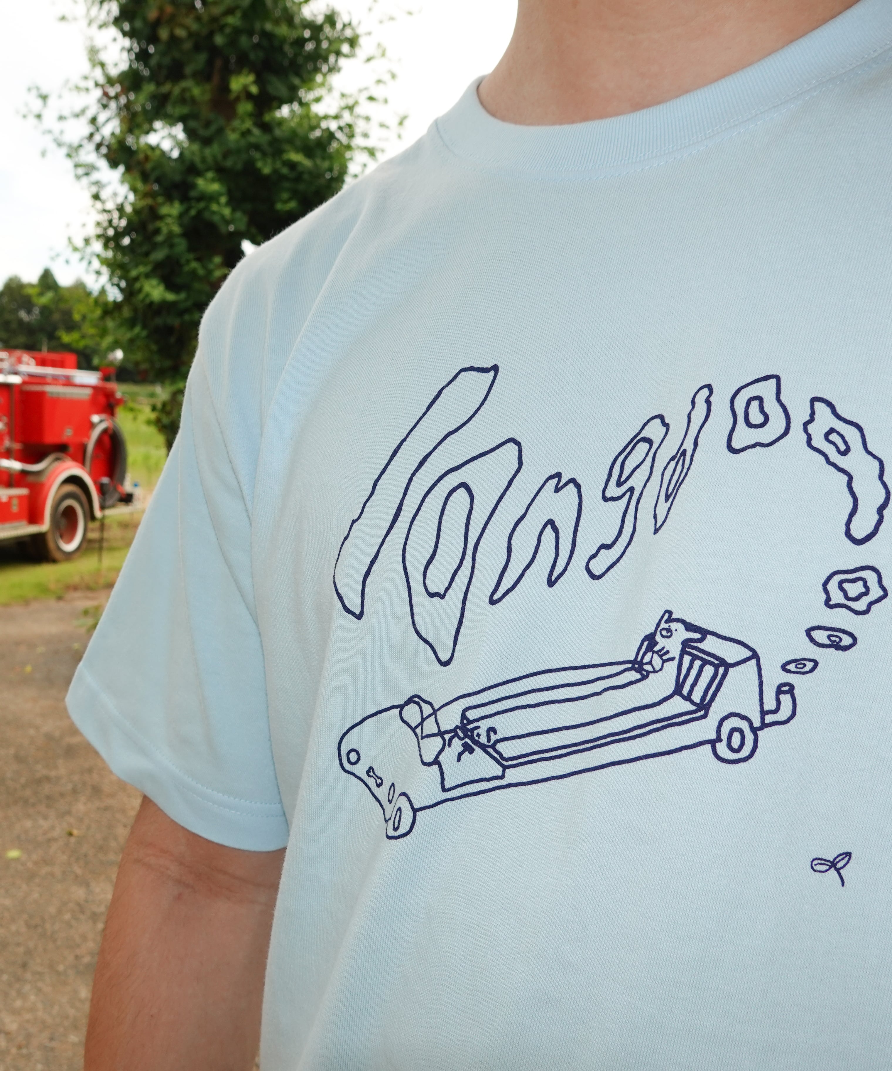 DRIVING LONG DOG T-SHIRT BLUE | FUN MAGIC STORE