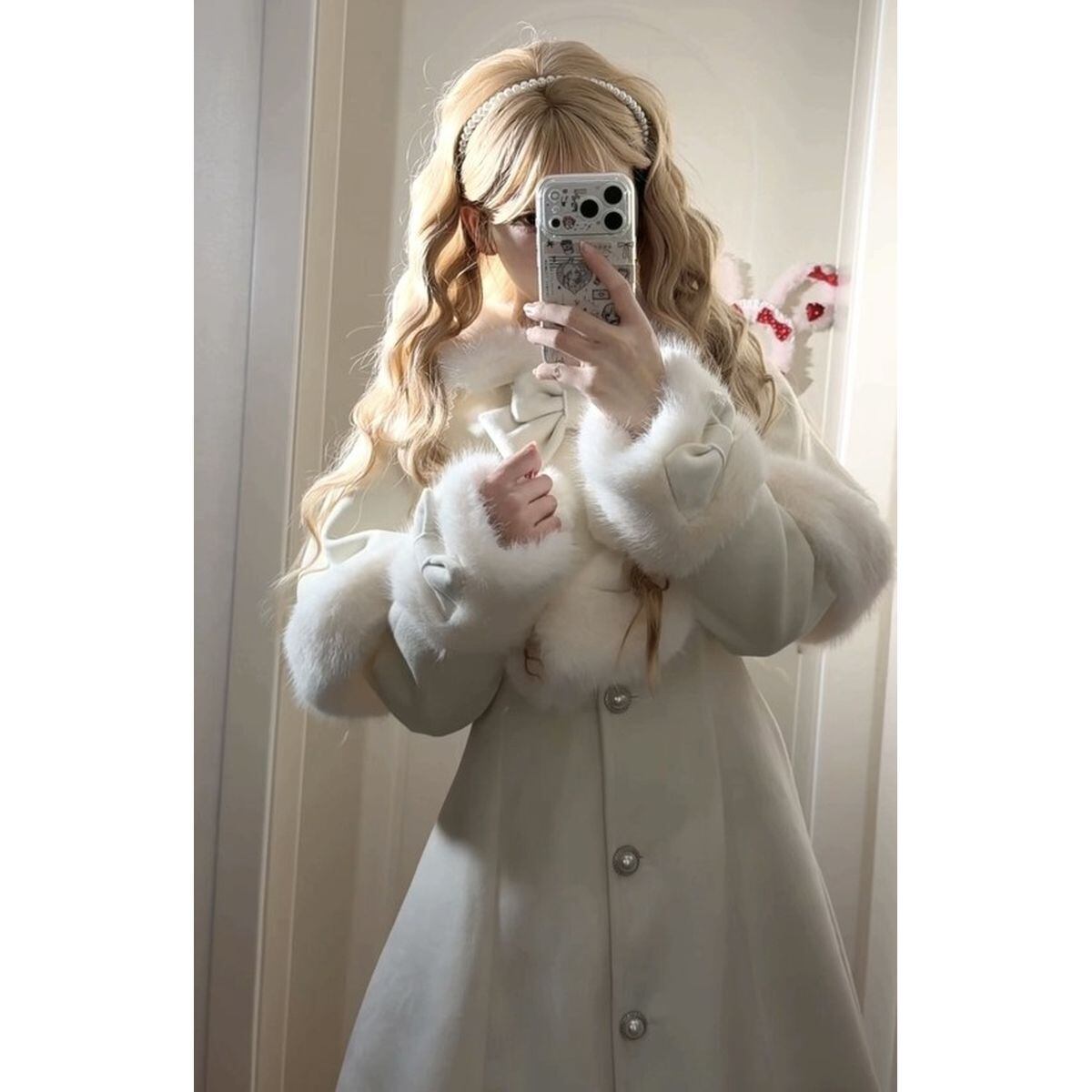 雪の令嬢ファーケープ付きの純白ウィンター2WAYコート | Maiden's Rêve