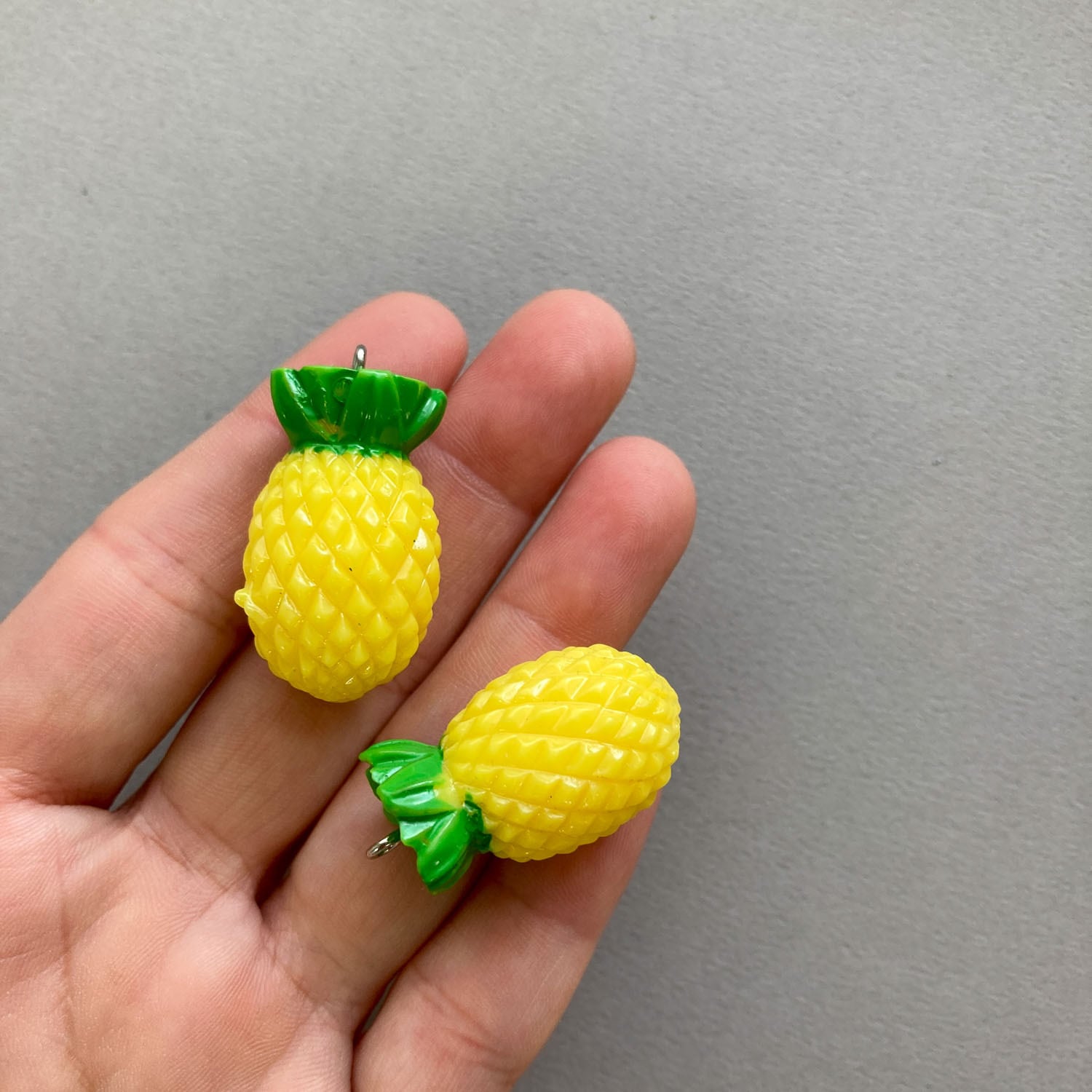 再入荷〉黄色いパイナップルのチャーム | Dua-アクセサリーパーツショップ