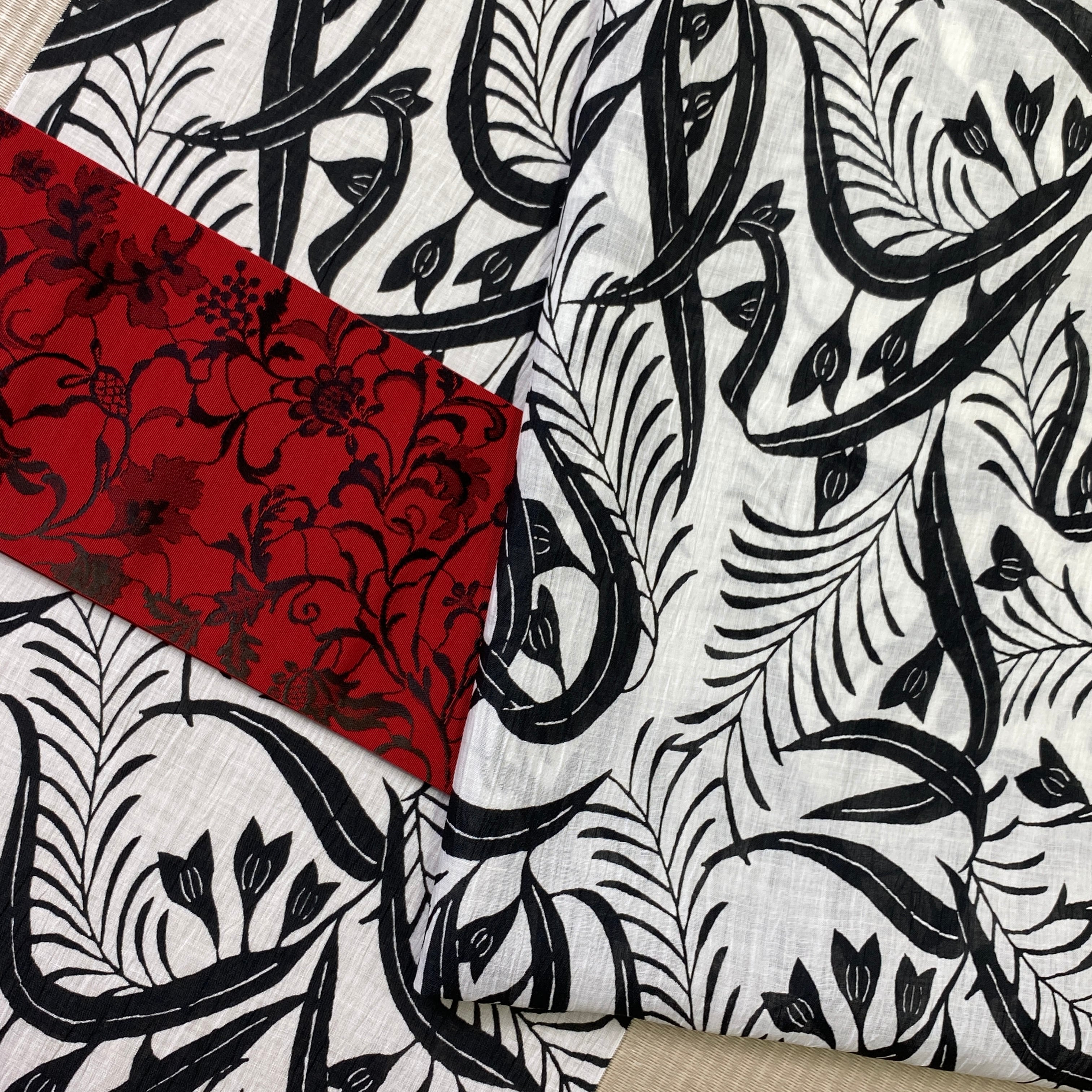 近江ちぢみ　白黒