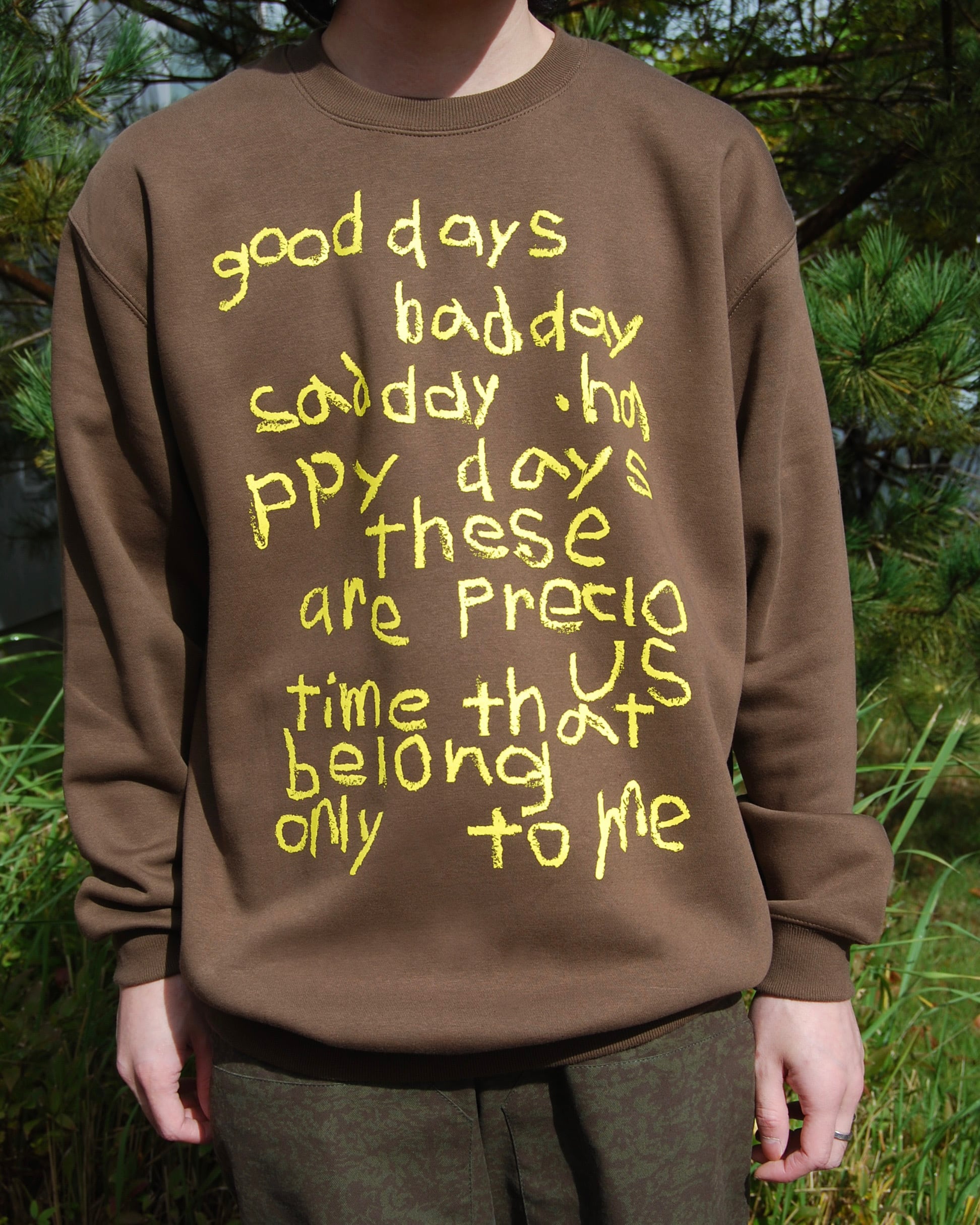 ECHOES OF MY DAYS SWEAT : BROWN | CONVENIENCE YOUNG