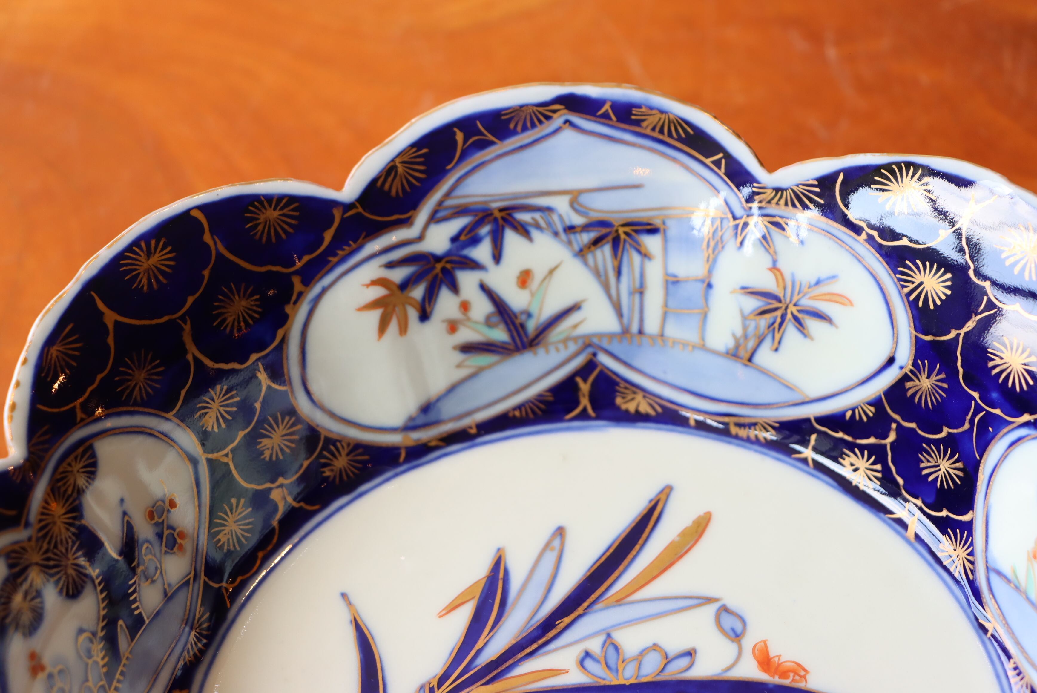 鉢 大 伊万里焼 色絵 扇梅詰松竹文 輪花 | (有)新原美術