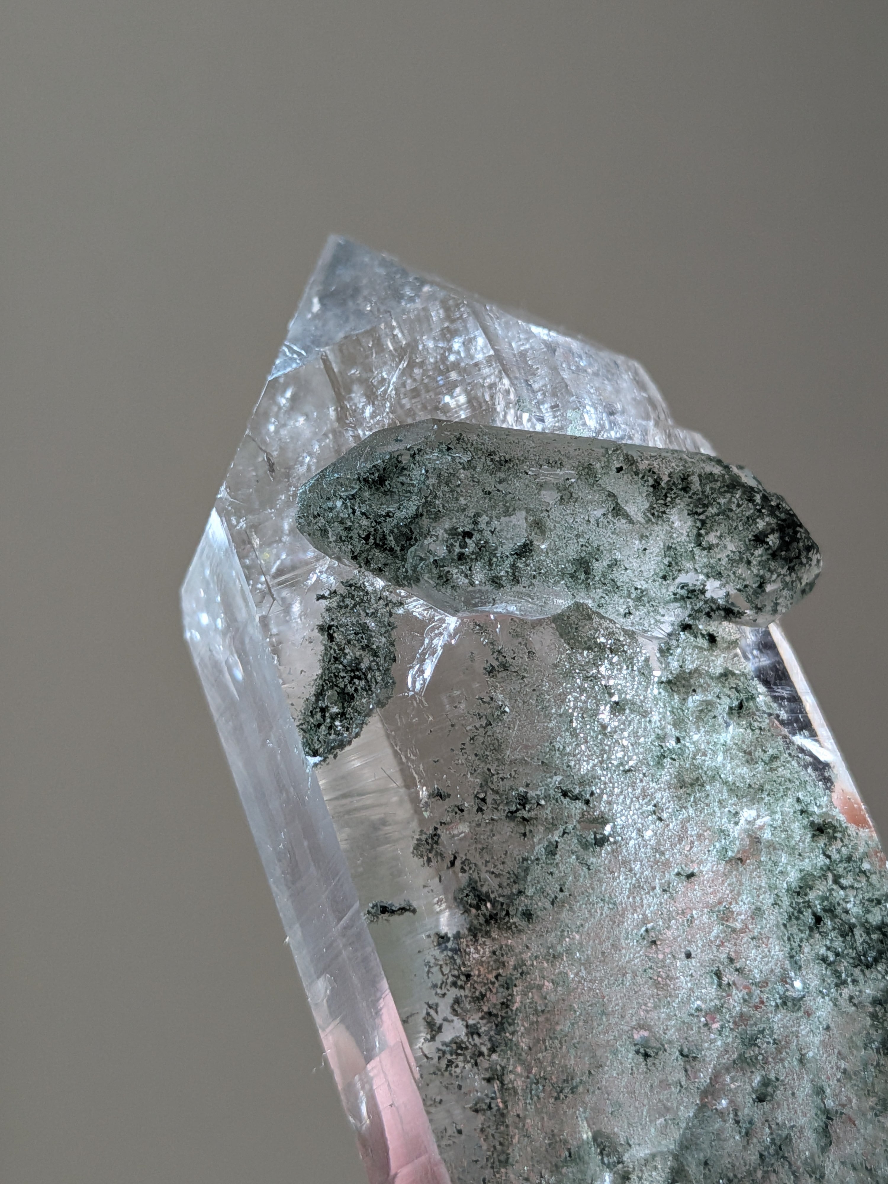 ヒマラヤ水晶【貫入・親子水晶】 ⭓ 原石クラスター ⭔ インド