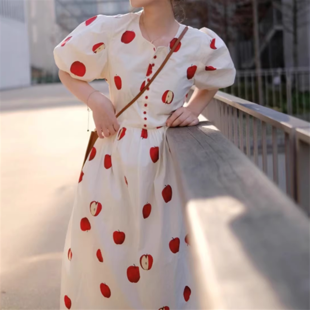 パフスリーブリンゴワンピース 10855